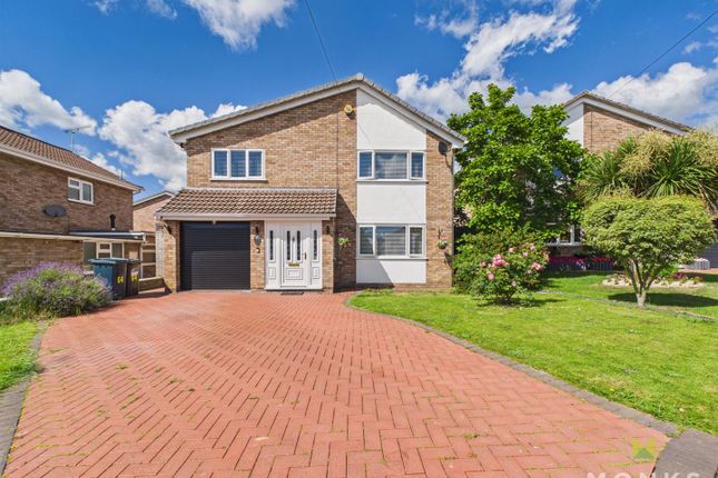 4 bed property, in Boscobel Drive, £390,000