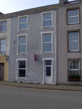 5 bed property, in Stanley Crescent, £140,000
