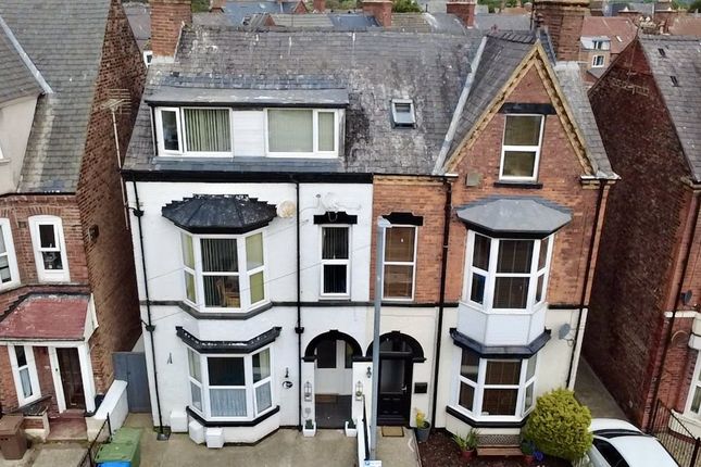 2 bed property, in Tennyson Avenue, £79,995