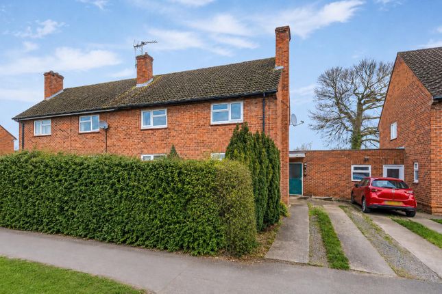 3 bed property, in 71 Field Crescent, £49,000
