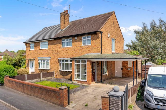 3 bed property, in Cross Lane, £180,000