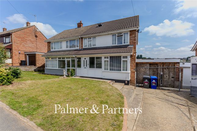3 bed property, in Radcliffe Drive, £325,000
