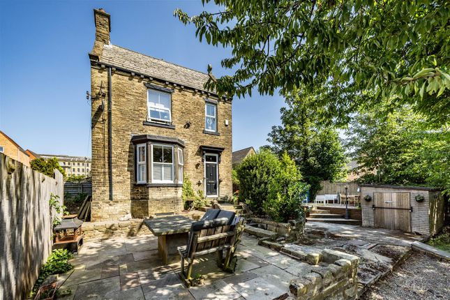 4 bed property, in Brow Wood Terrace, £340,000