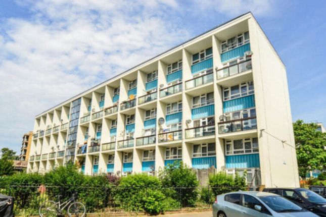 2 bed property, in Dartford Street, £250,000