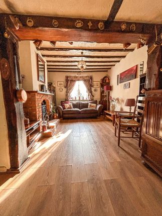 2 bed property, in Chase Cottage, £445,000