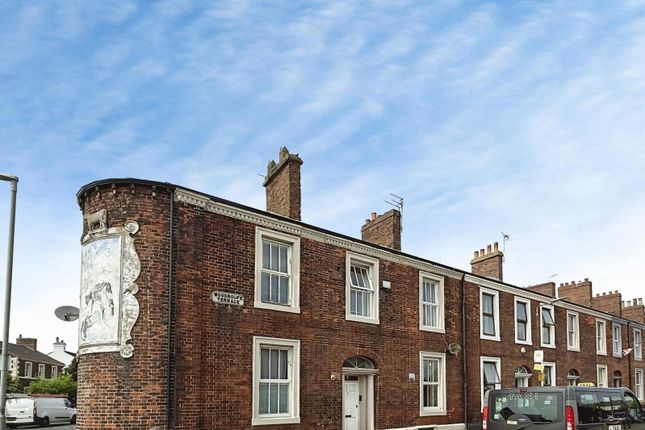 1 bed property, in Woodrouffe Terrace, £45,000