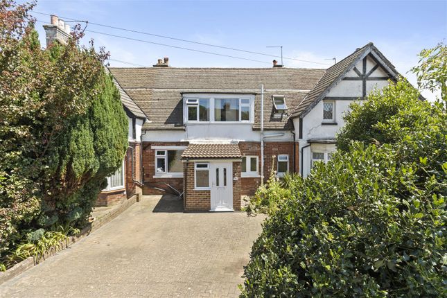 3 bed property, in Brodrick Road, £340,000