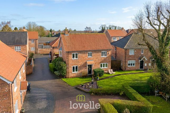 4 bed property, in Mayfields Court, £375,000