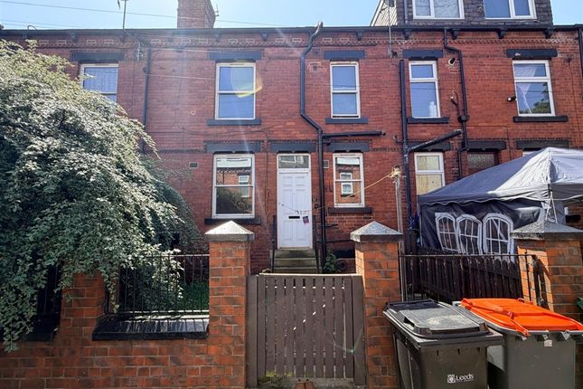 2 bed property, in Cecil Mount, £75,000