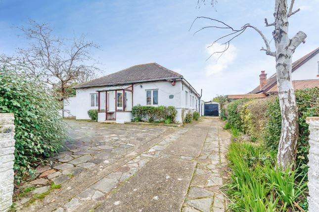 3 bed property, in Woodmere Gardens, £525,000