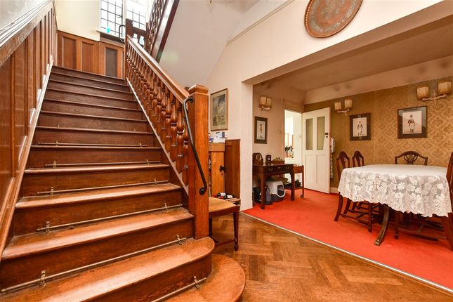4 bed property, in Rook Lane, £900,000