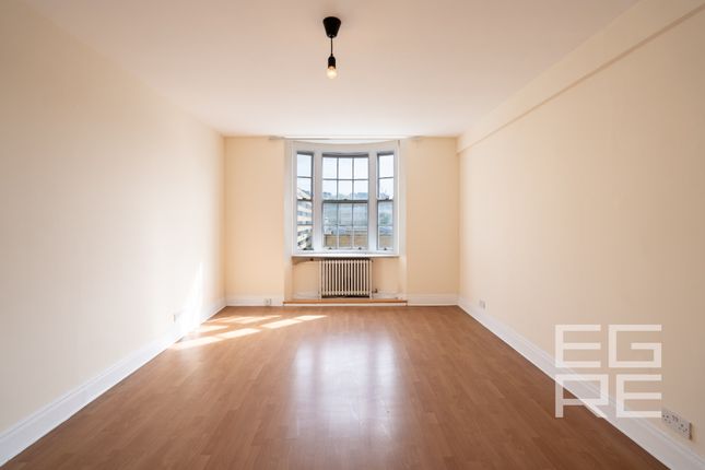 2 bed property, in Peters Court, £600,000