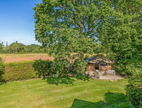 4 bed property, in Green Lane, £1,650,000