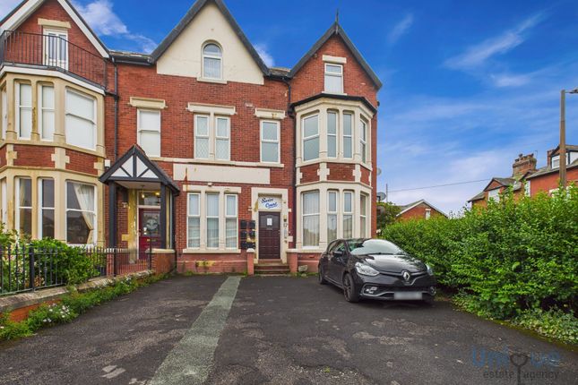 1 bed property, in Swiss Court, £60,000