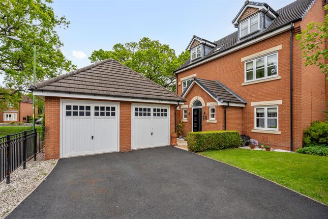 5 bed property, in Tutnall Drive, £800,000