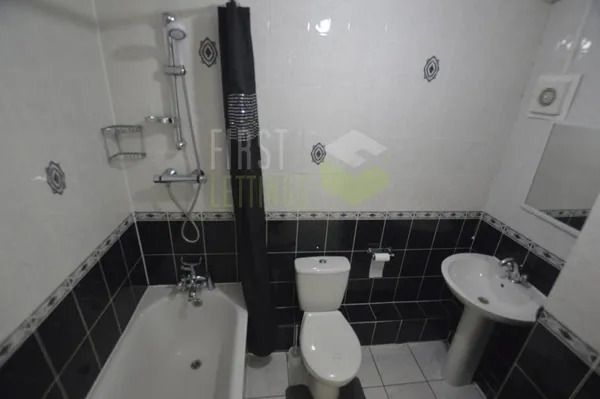 2 bed property, in Flat 74, £148,950