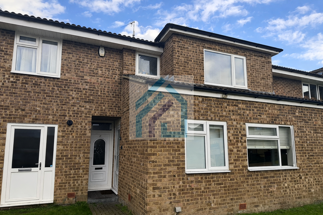 2 bed property, in Aspen Gardens, £215,000