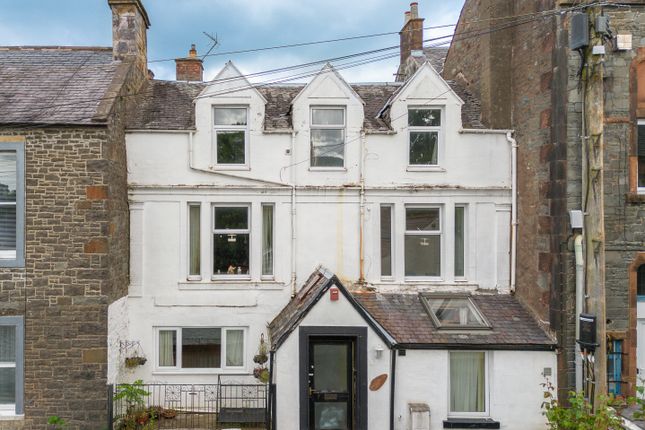 3 bed property, in Star Street, £128,000