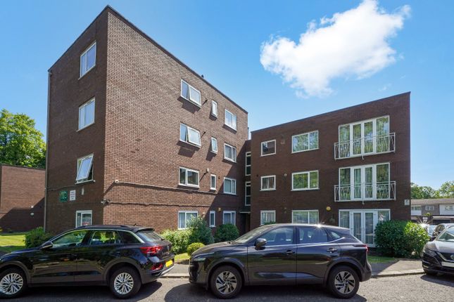 2 bed property, in Derby House, £425,000
