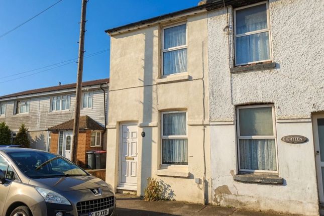 2 bed property, in 20 East Street, £140,000