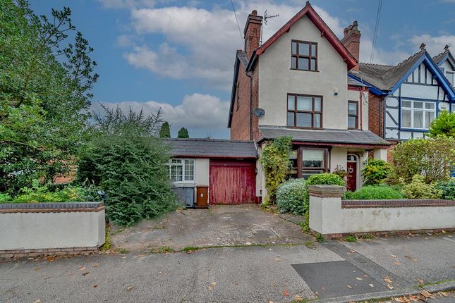 5 bed property, in The Crescent, £400,000