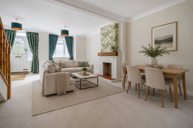2 bed property, in St. Lukes Road, £450,000