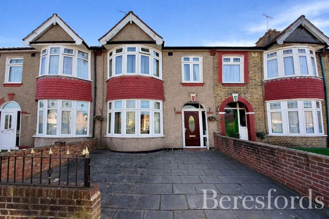 3 bed property, in Upminster Road South, £475,000