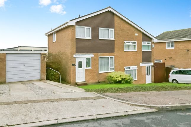 3 bed property, in Lydstep Road, £215,000
