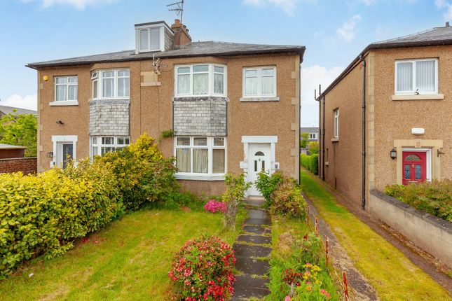 3 bed property, in 3 Tyler's Acre Road, £300,000