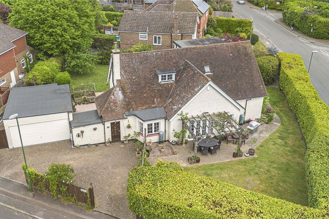 5 bed property, in Ashenground Road, £1,000,000