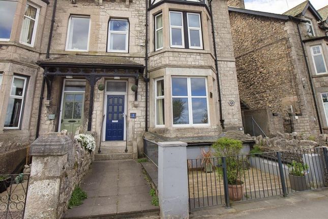 1 bed property, in The Promenade, £210,000