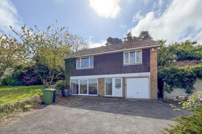 4 bed property, in Holt Road, £350,000