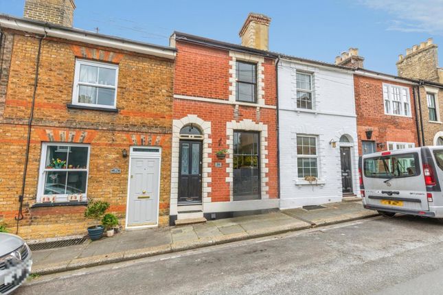 2 bed property, in Horsley Road, £375,000