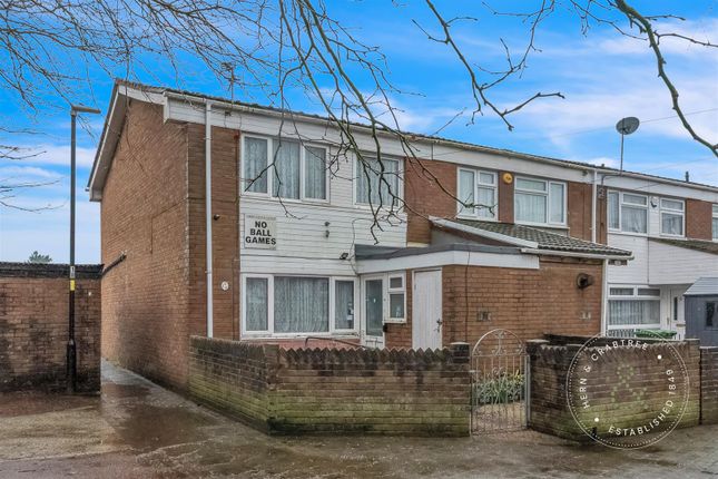 3 bed property, in Canton Court, £250,000