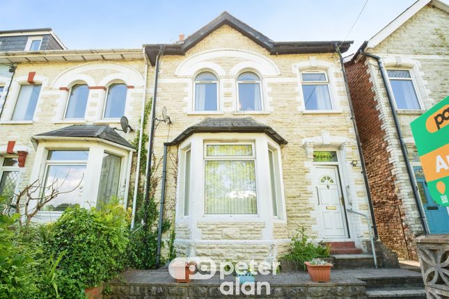 3 bed property, in Groveside Villas, £140,000