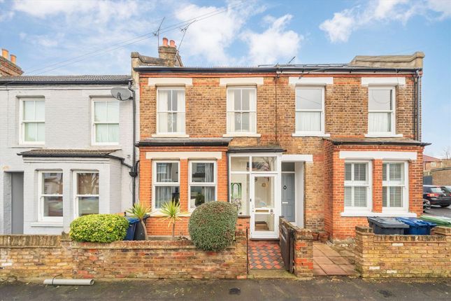 3 bed property, in Framfield Road, £650,000