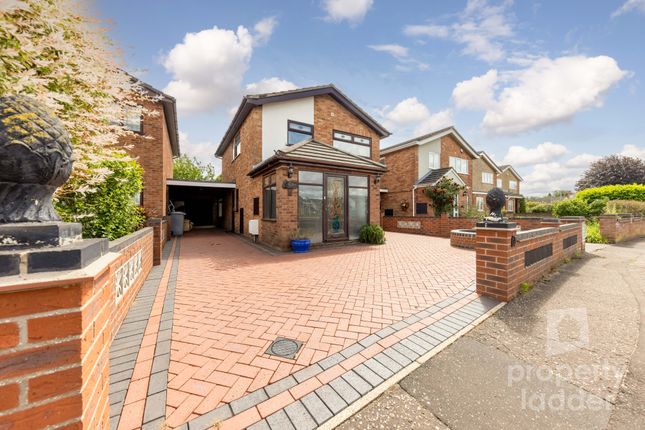 3 bed property, in Prince Andrews Close, £350,000