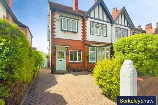 5 bed property, in Coronation Drive, £550,000