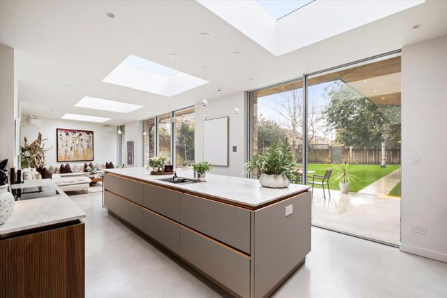 5 bed property, in Church Street, £5,000,000
