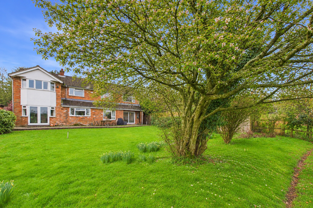 5 bed property, in The Old Garth, £1,185,000