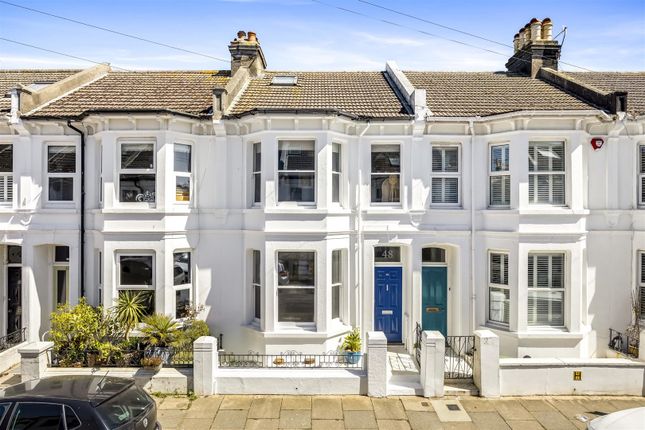 2 bed property, in Exeter Street, £650,000