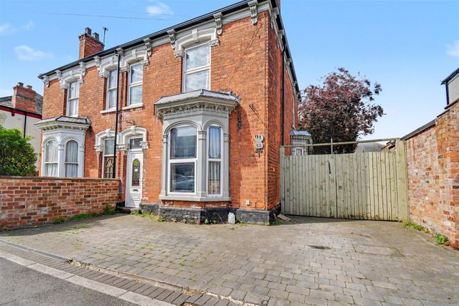 3 bed property, in Ainslie Street, £70,000