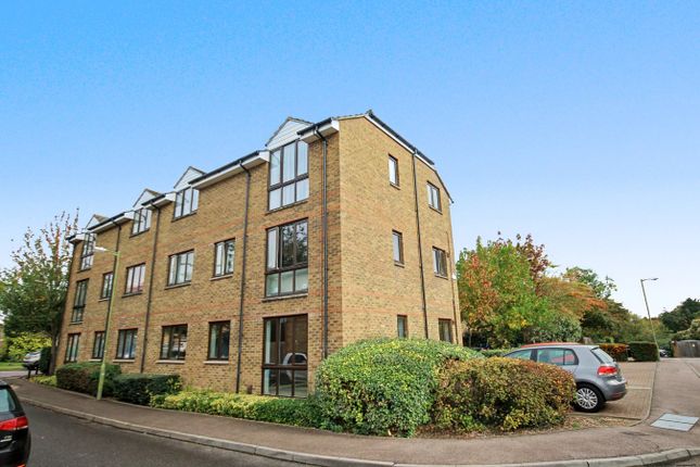 2 bed property, in Spencer Way, £160,000