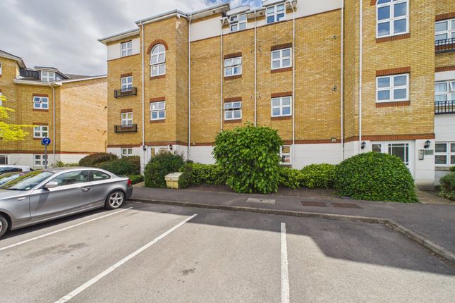 2 bed property, in Ogden Park, £220,000