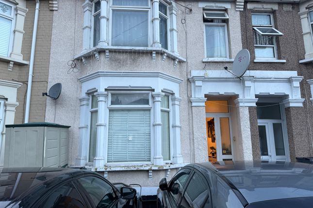 3 bed property, in Westwood Road, £465,000