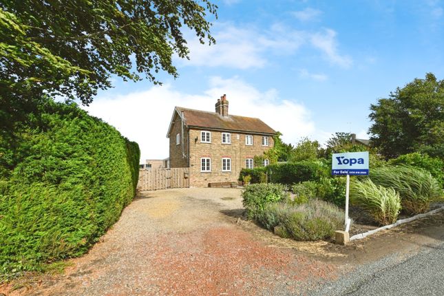 3 bed property, in Anchor Road, £260,000