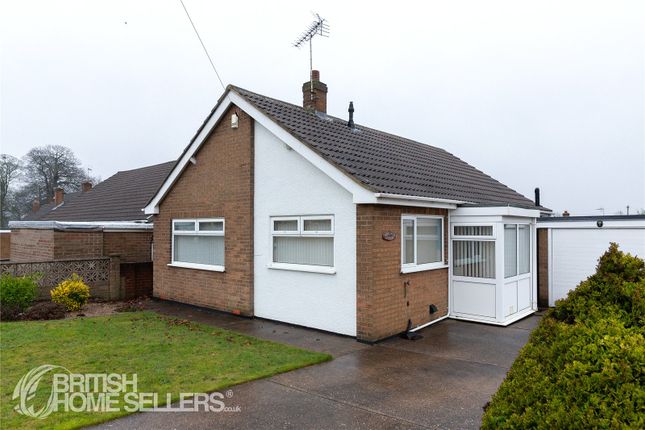 2 bed property, in Woodhall Gardens, £210,000