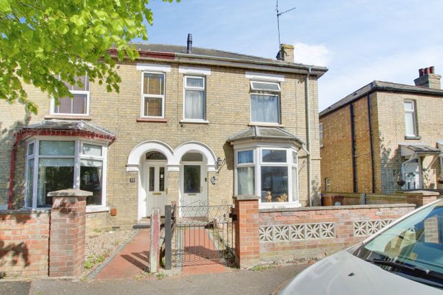 3 bed property, in Regent Avenue, £220,000