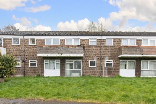 2 bed property, in Royal Court, £195,000