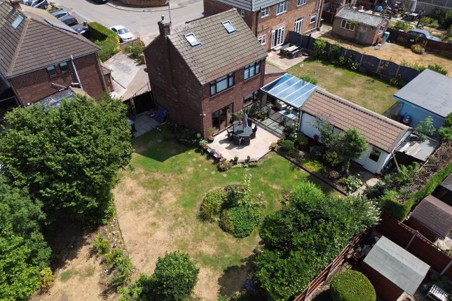3 bed property, in Derwent Road, £375,000